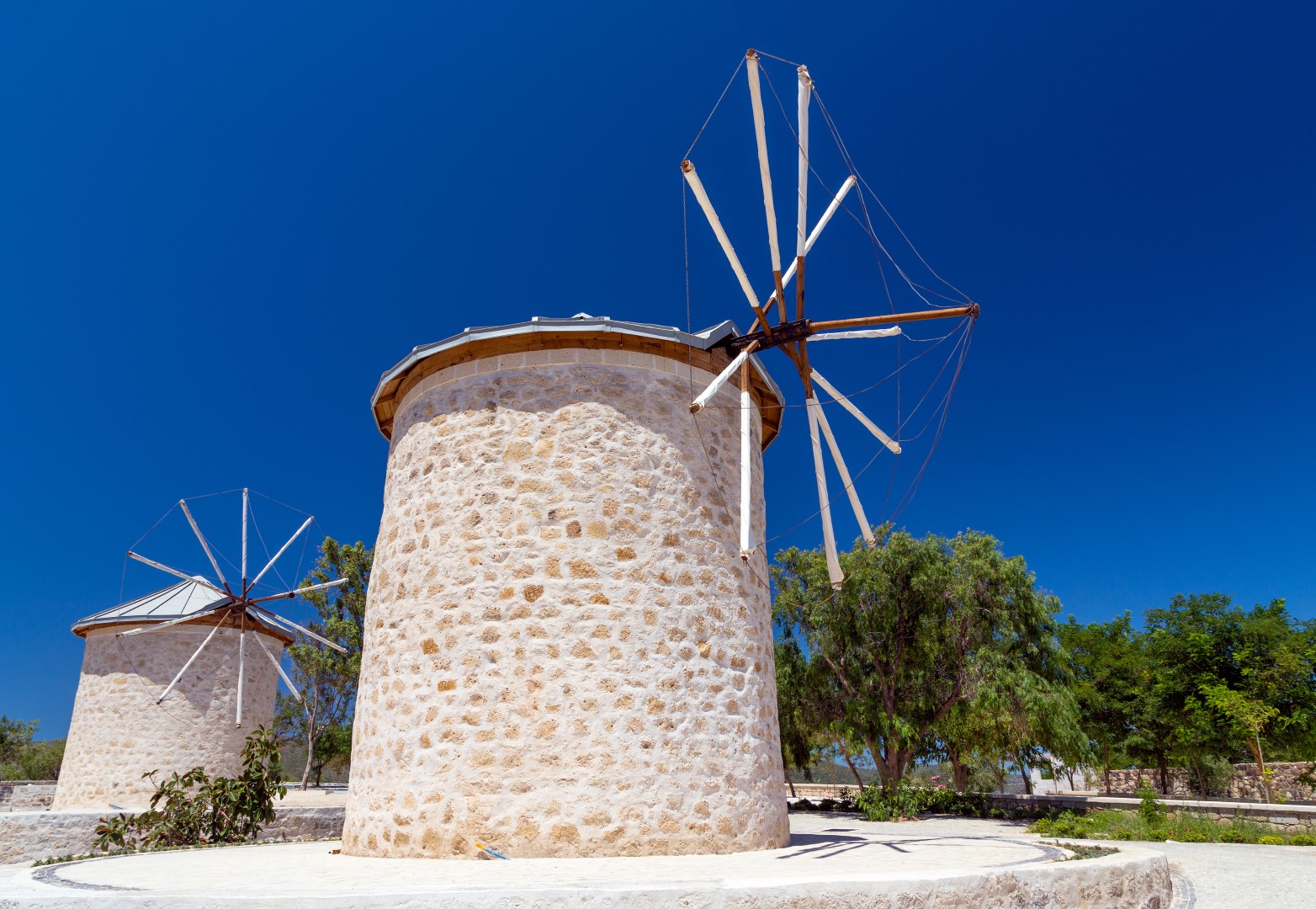 Turkey_Izmir_Alacati_windmills