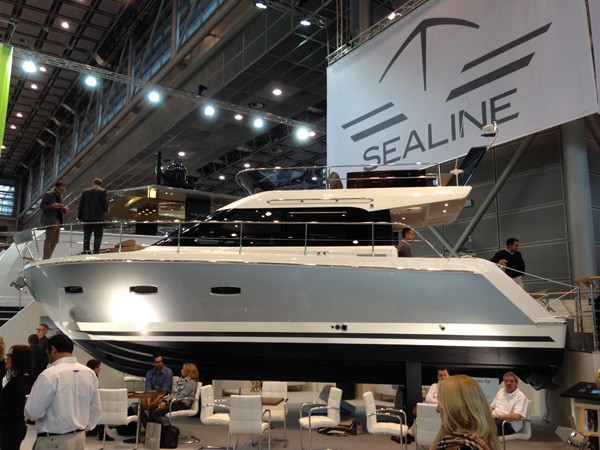 Sealine F 380