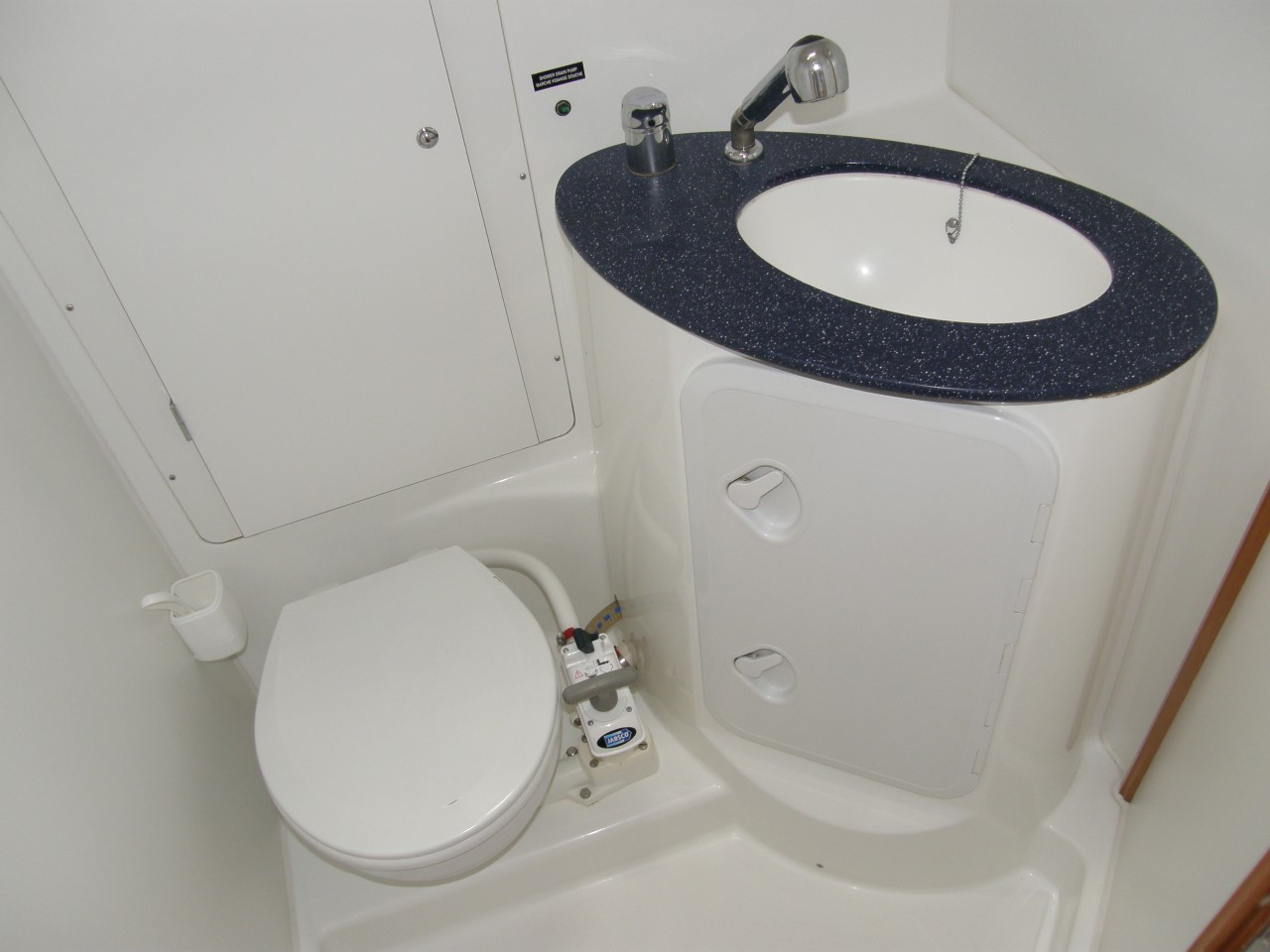 Cyclades 50.5 Interior Toilet