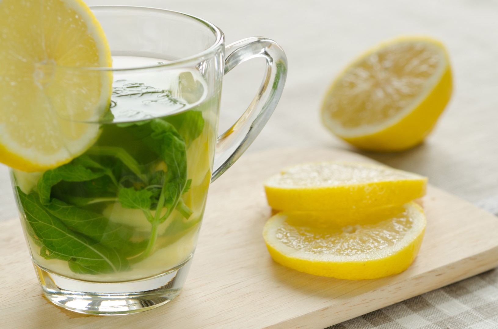lemon tea with ginger and mint