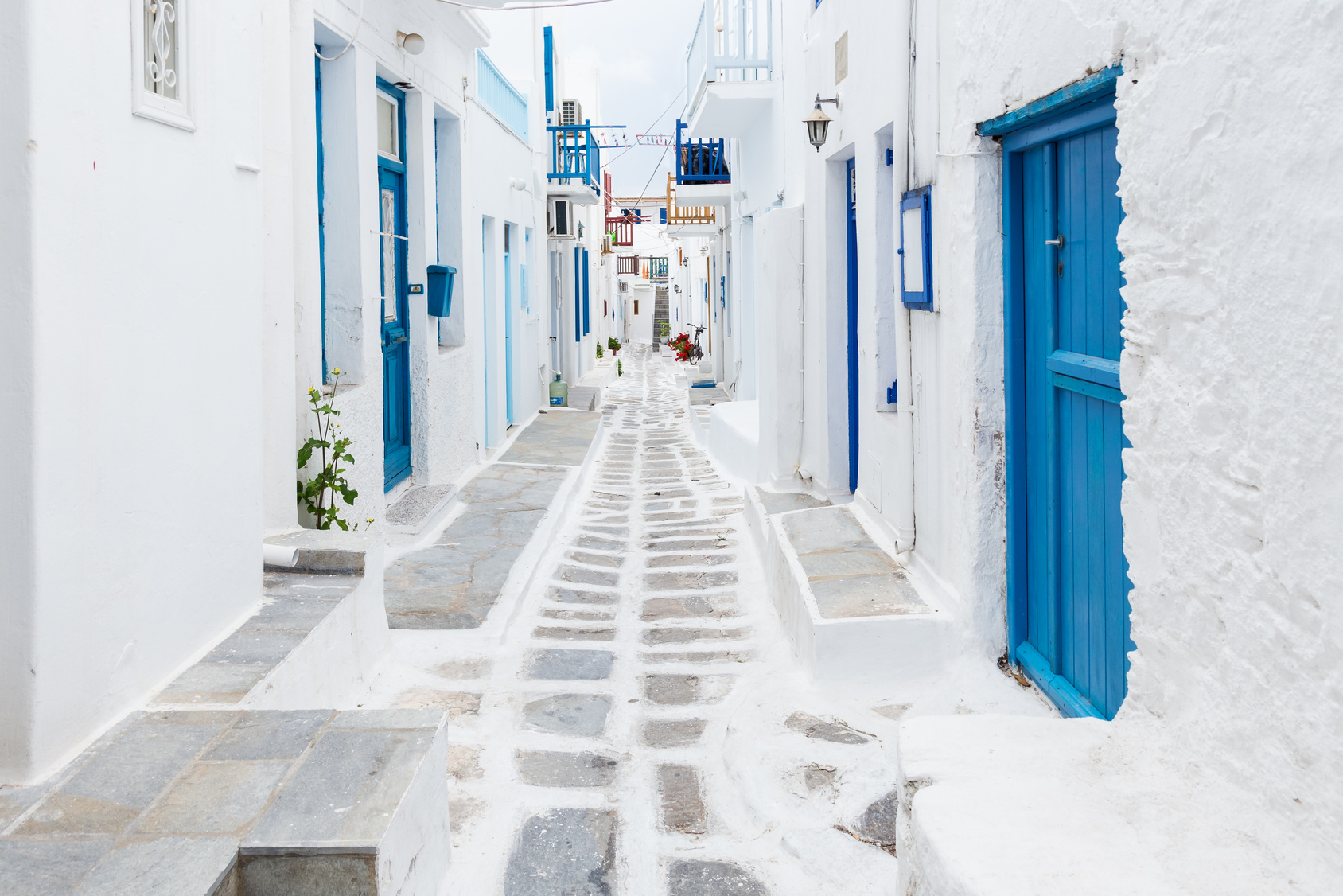 Greece-architecture-white-blue-houses-sailing-holiday