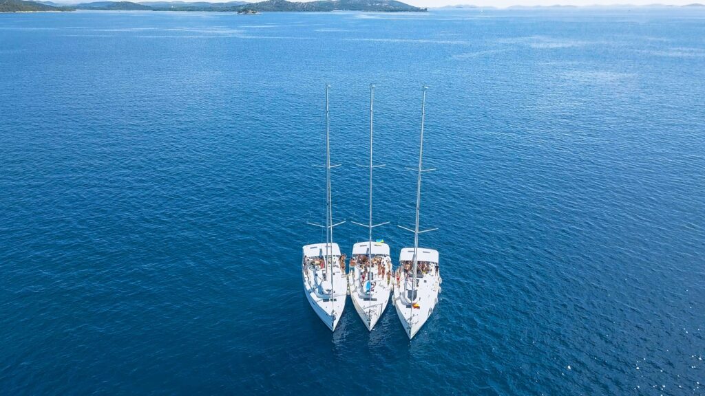 sailing-yacht-charter-costs