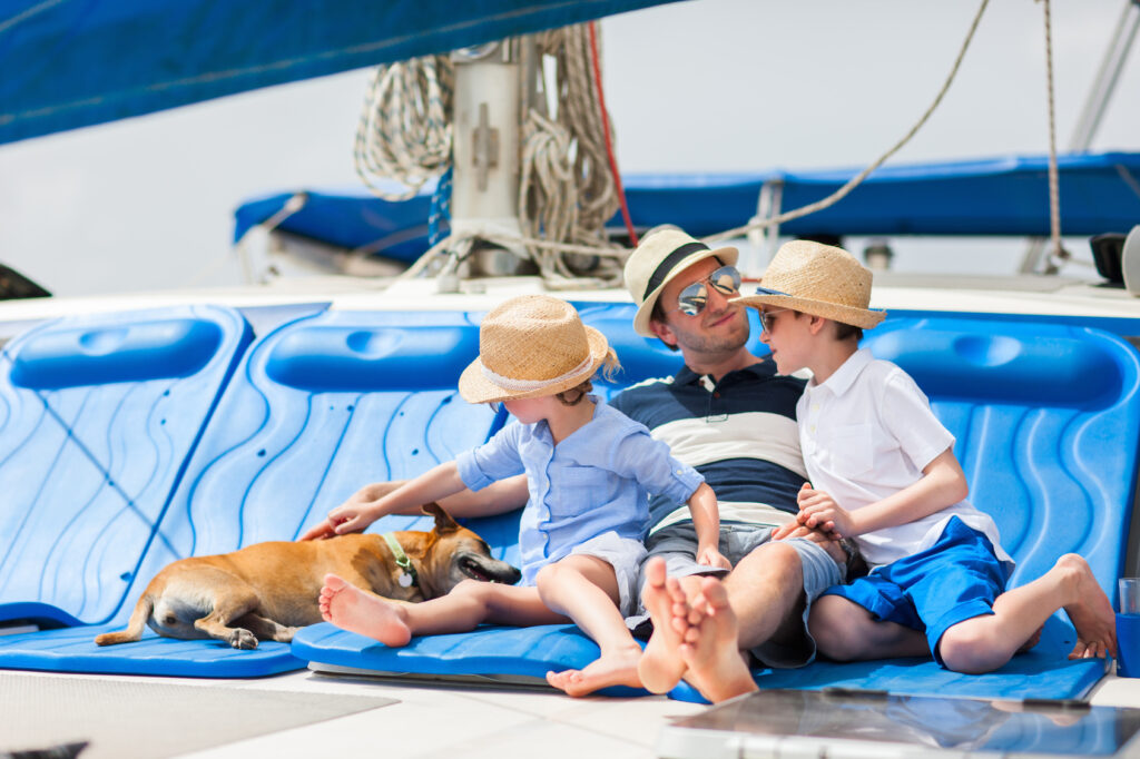 Sailing with a cat