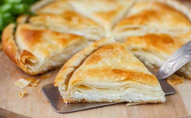 Griechische Tiropita-Käse-Pita