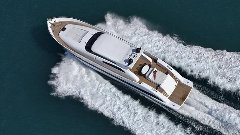Space and Design of a Motor Yacht - Motorboat Exterior