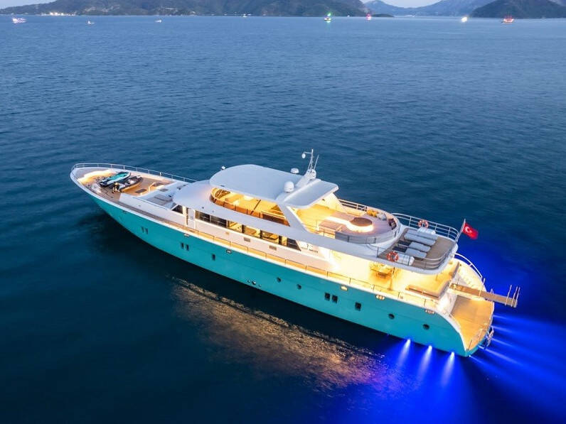 39 M Custom Build Motor yacht DEEP DEEP WATER