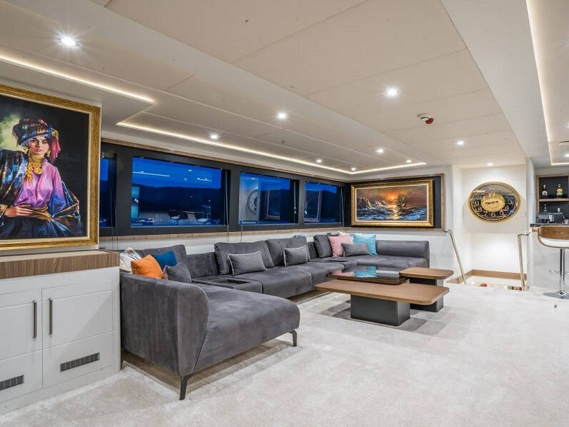 39 M Custom Build Motor yacht DEEP DEEP WATER