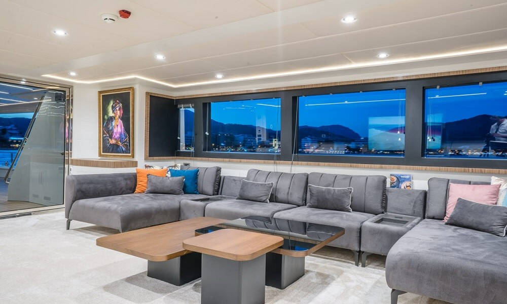 39 M Custom Build Motor yacht DEEP DEEP WATER