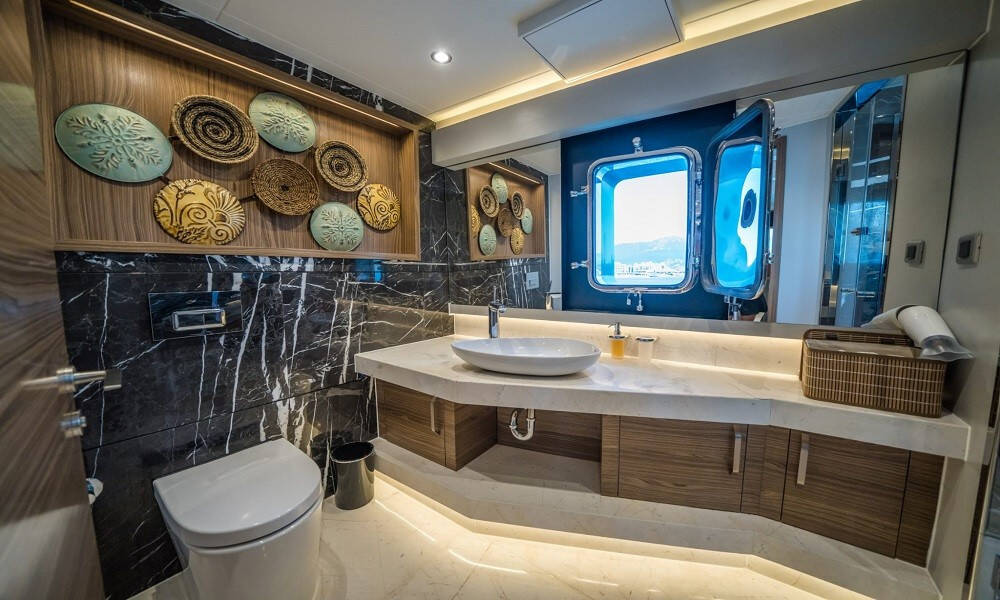 39 M Custom Build Motor yacht DEEP DEEP WATER