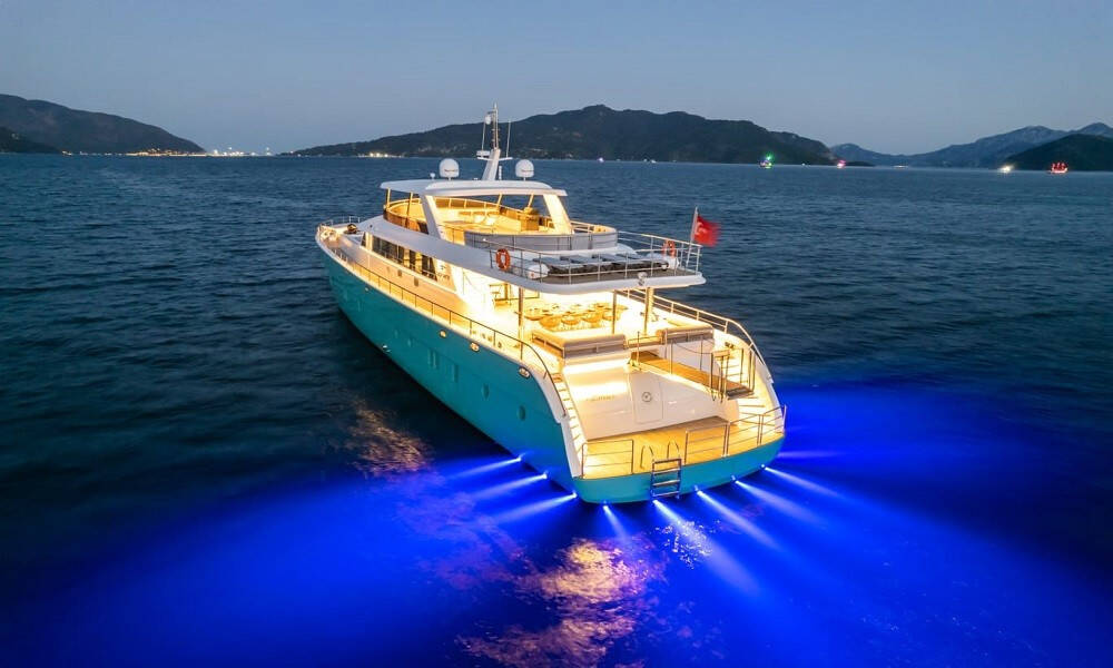 39 M Custom Build Motor yacht DEEP DEEP WATER