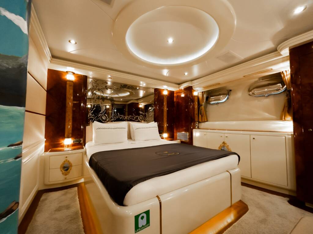 42 M Motor Yacht Crocus CROCUS