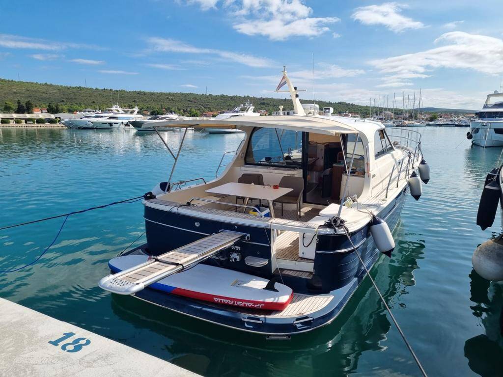 Adriana 44 Tina II