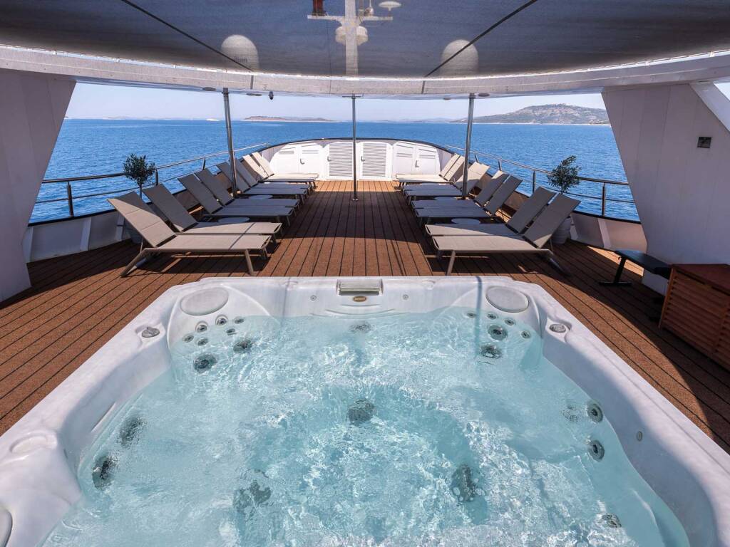 Adriatic Queen MB Adriatic Queen