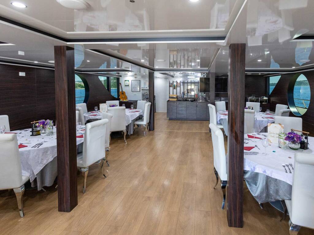 Adriatic Queen MB Adriatic Queen