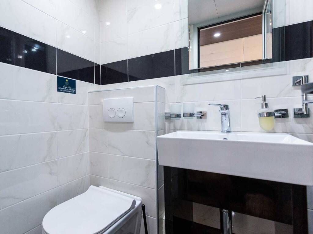 Adriatic Queen MB Adriatic Queen