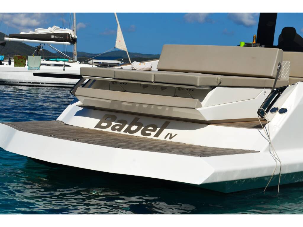 Astondoa 377 Coupe Babel iV