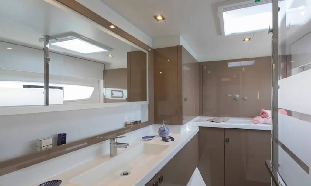 Astréa 42 Nou Nou 1