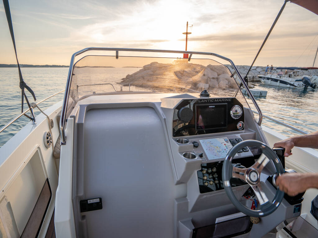 Atlantic Marine 750 Atlantic Marine