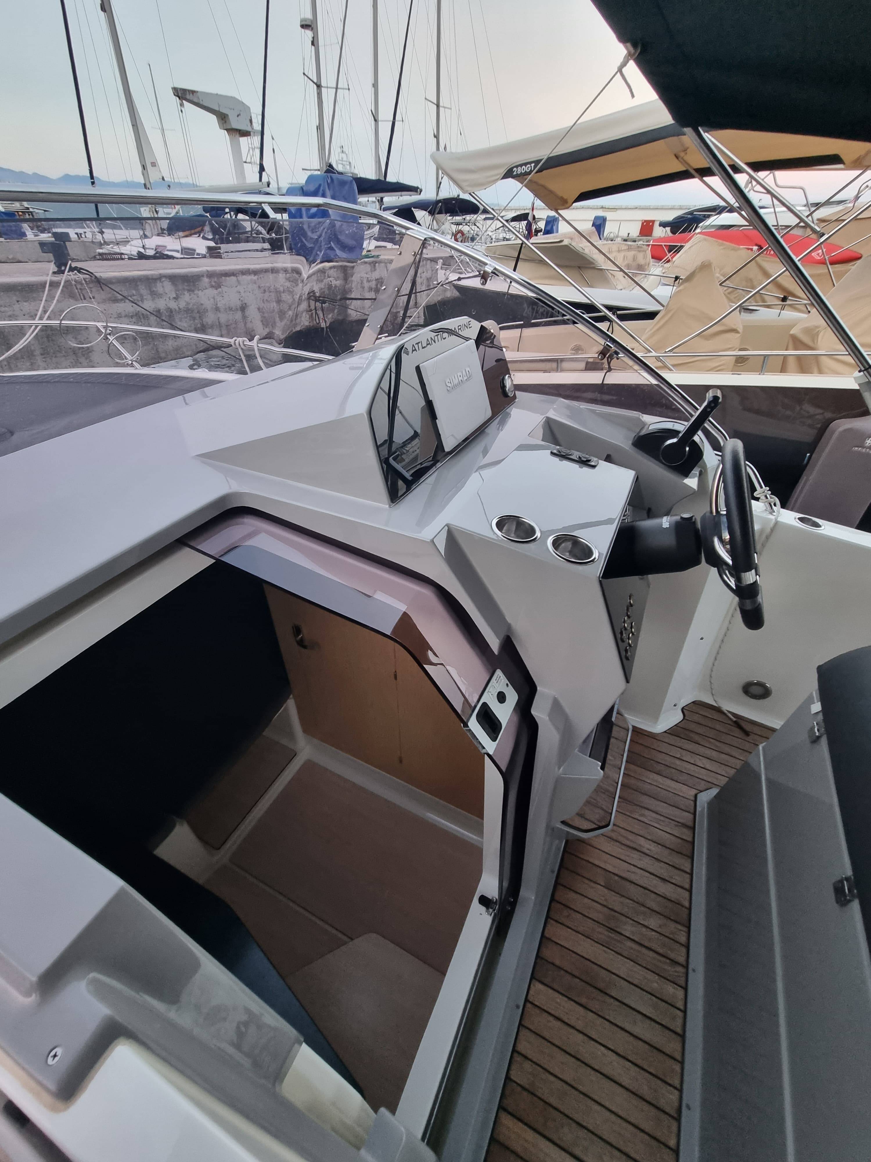 Atlantic Marine Sun Cruiser 730 Lady Blue