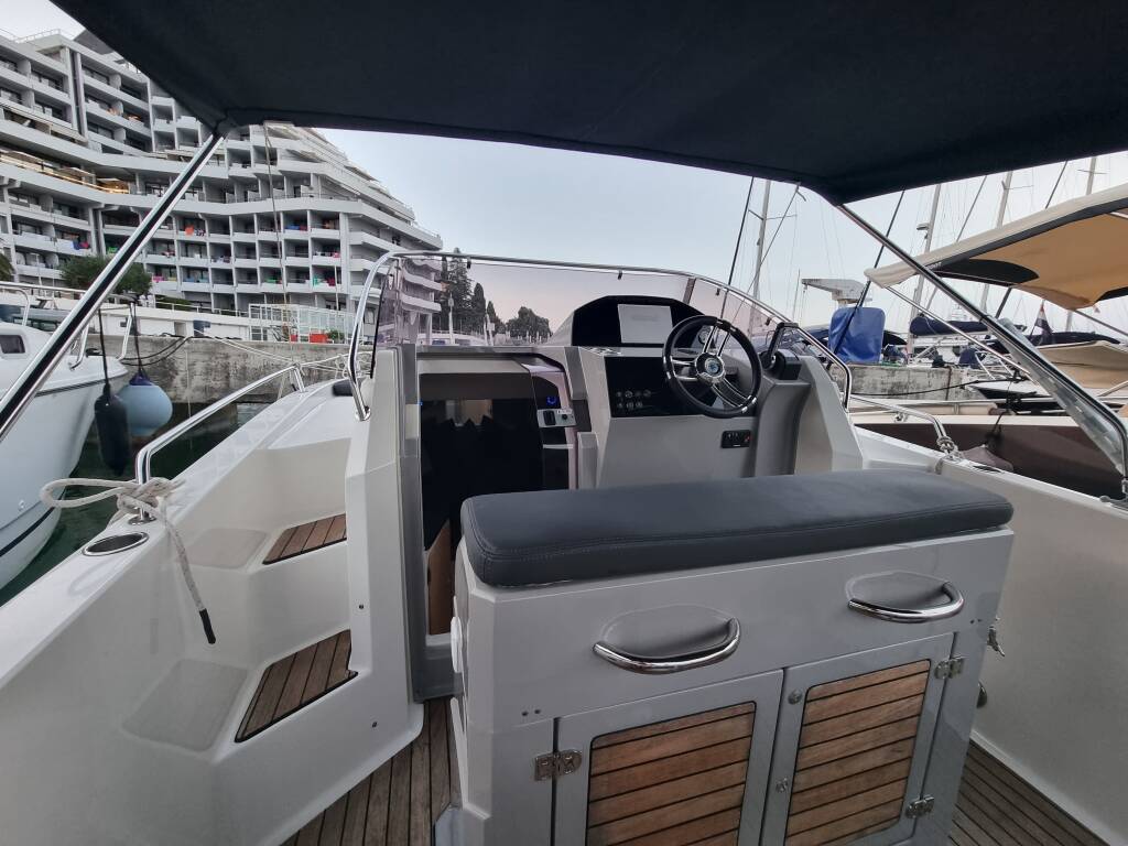 Atlantic Marine Sun Cruiser 730 Lady Blue
