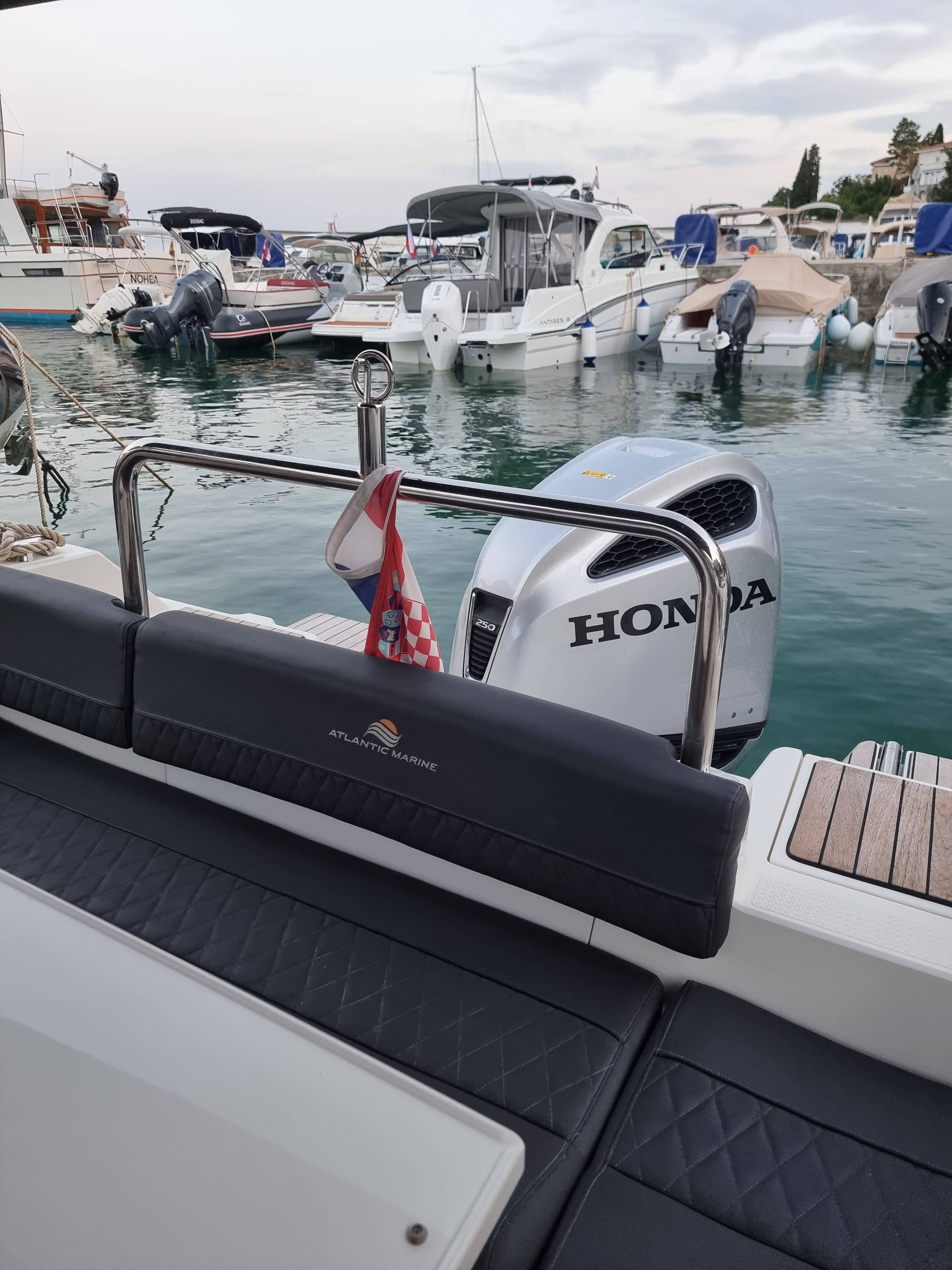 Atlantic Marine Sun Cruiser 730 Lady Blue