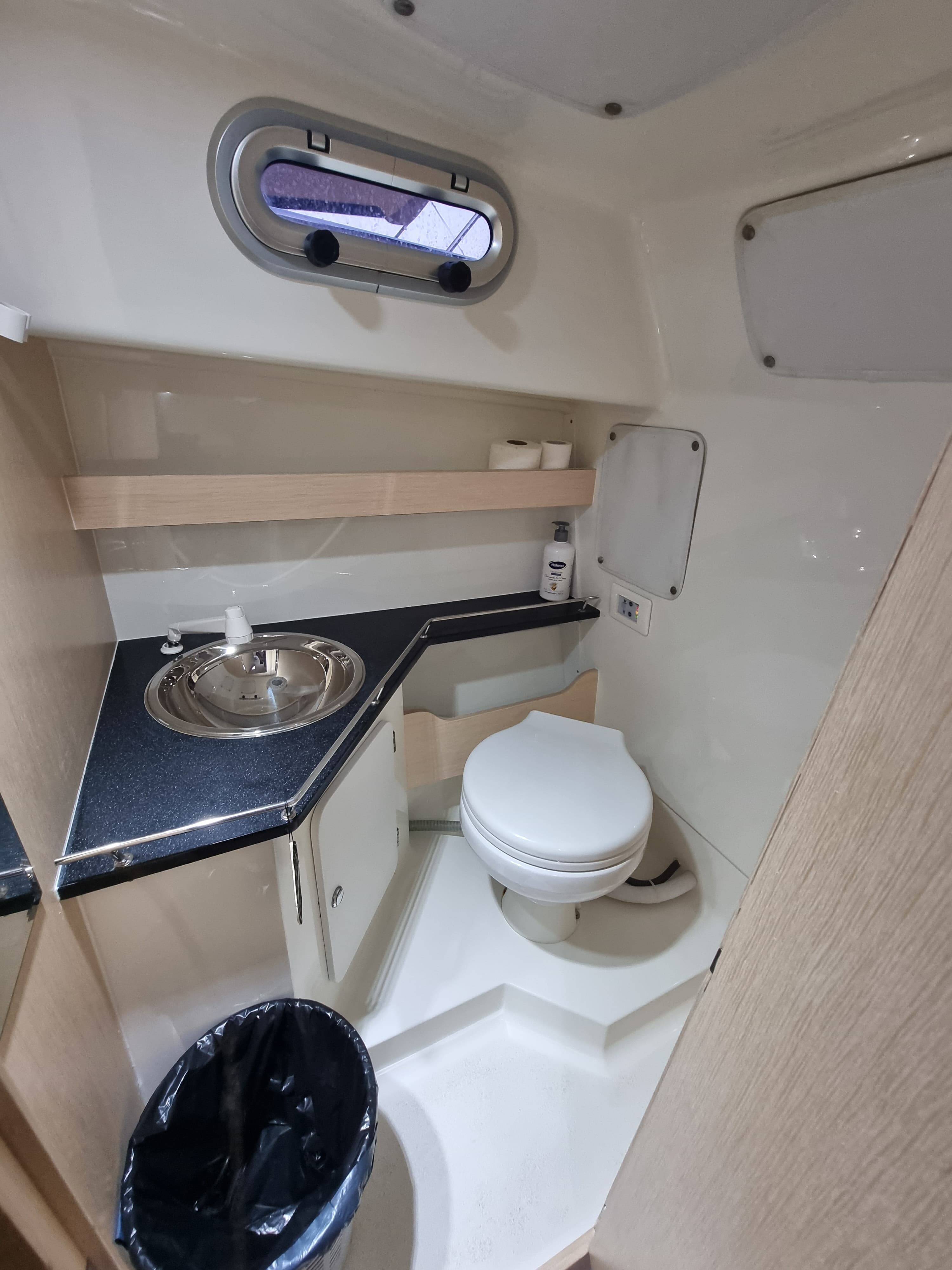 Atlantic Marine Sun Cruiser 730 Lady Blue