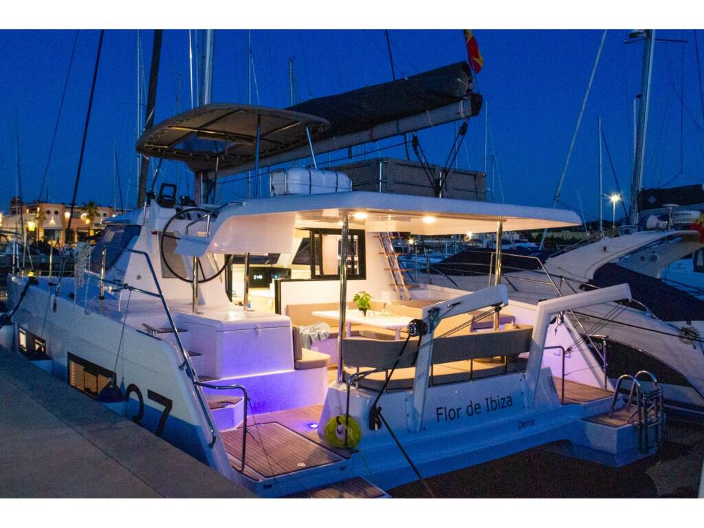 Aventura 37 Flor de Ibiza