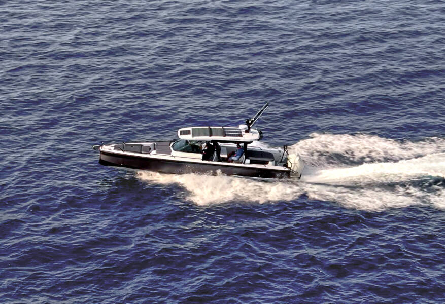 Axopar 37 Sun Top Enigma