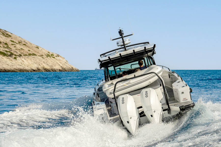 Axopar 37 Sun Top Enigma