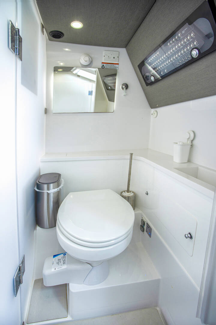 Axopar 37 Sun Top Enigma