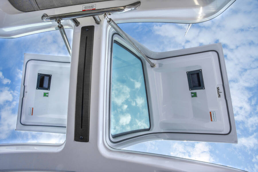 Axopar 37 Sun Top Paralos