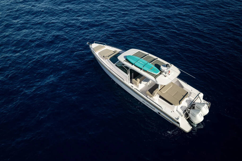 Axopar 37  Sun Top Nautiful