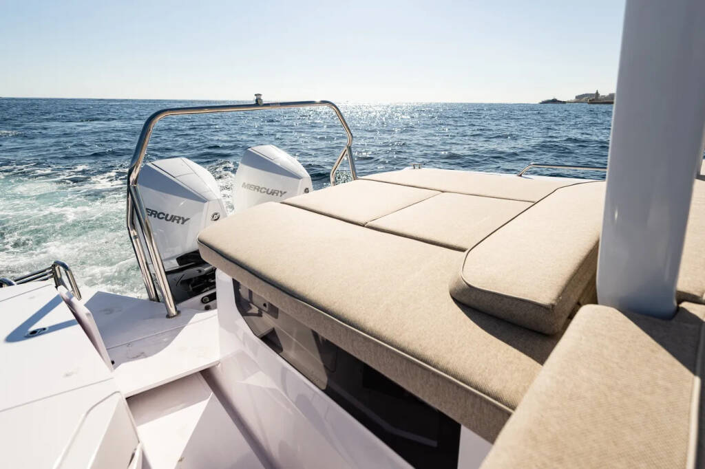 Axopar 37  Sun Top Nautiful