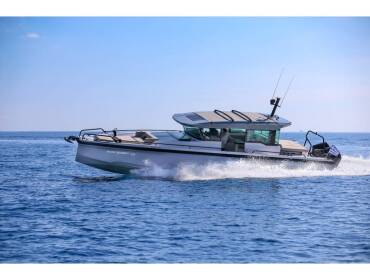 Axopar 37 XC Cross Cabin  • BUGS BUNNY