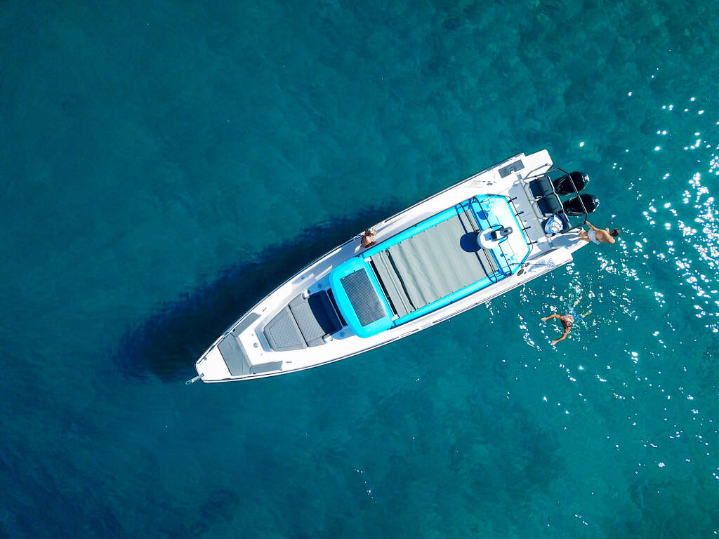 Axopar 37 XC Cross Cabin  VIDA