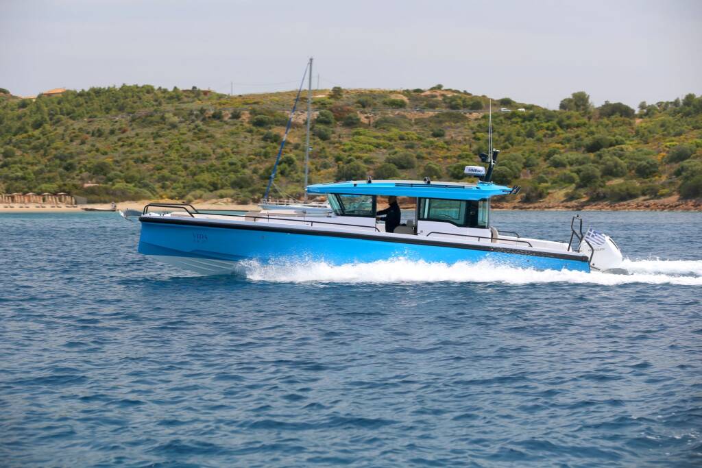Axopar 37 XC Cross Cabin  VIDA