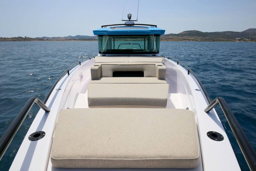Axopar 37 XC Cross Cabin  VIDA