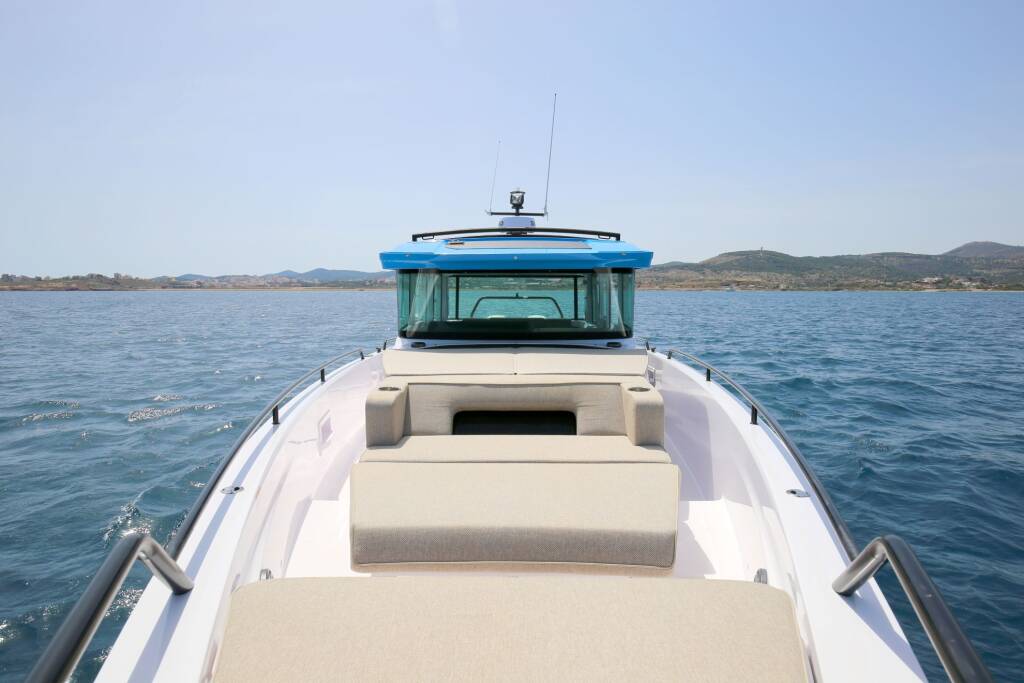 Axopar 37 XC Cross Cabin  VIDA