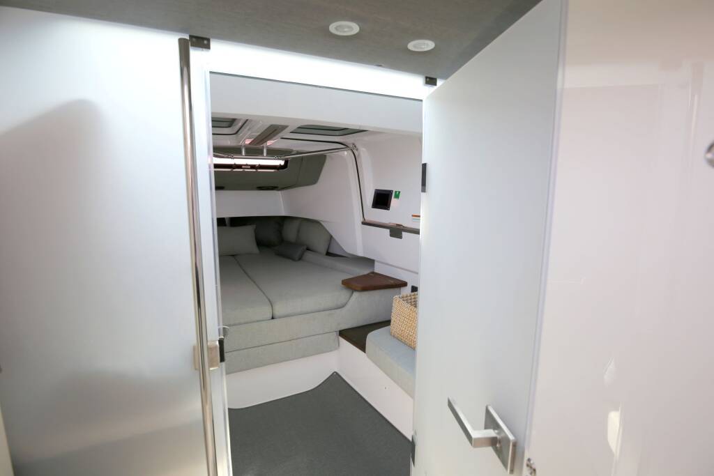 Axopar 37 XC Cross Cabin  VIDA
