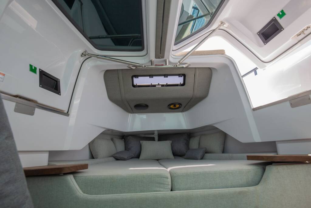 Axopar 37 XC Cross Cabin  VIDA