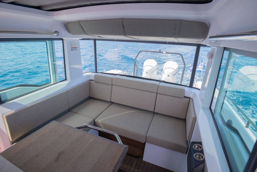 Axopar 37 XC Cross Cabin  VIDA