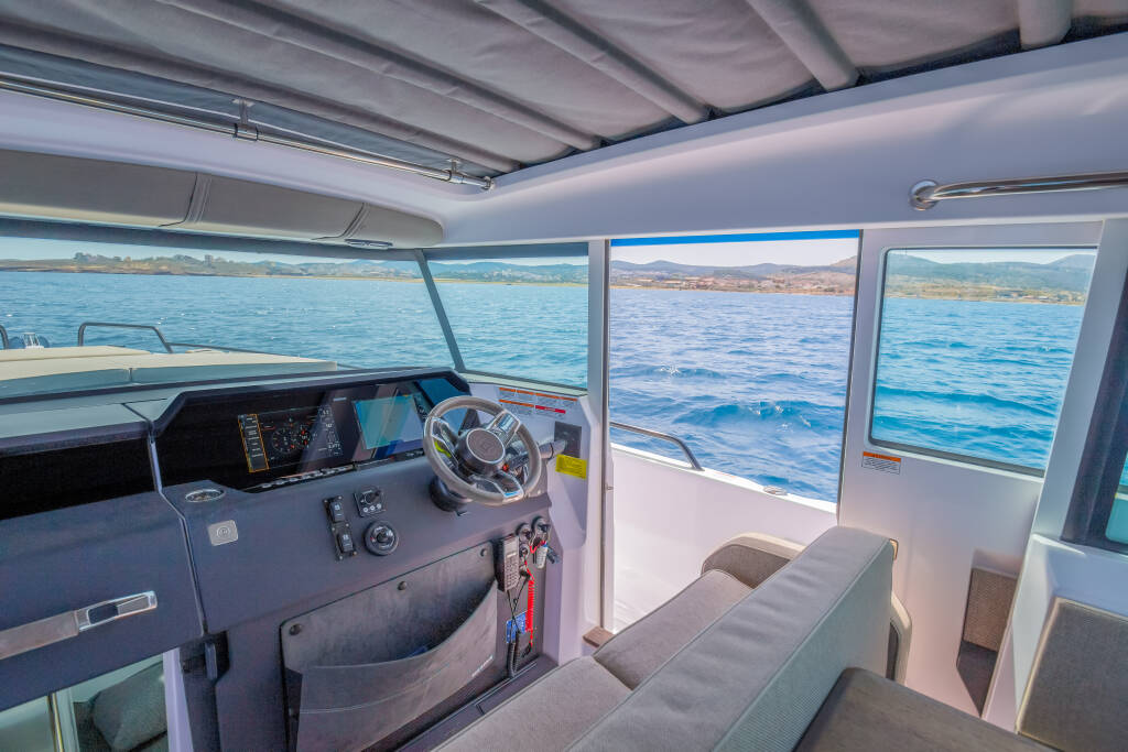 Axopar 37 XC Cross Cabin  VIDA