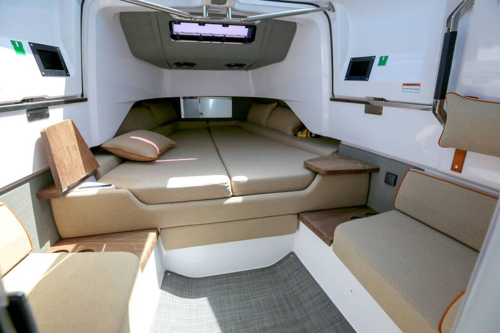 Axopar 37 XC Cross Cabin  VIDA