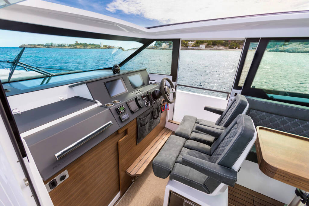 Axopar 37 XC Cross Cabin  TRAVERSO