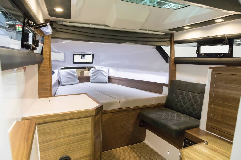 Axopar 37 XC Cross Cabin  TRAVERSO