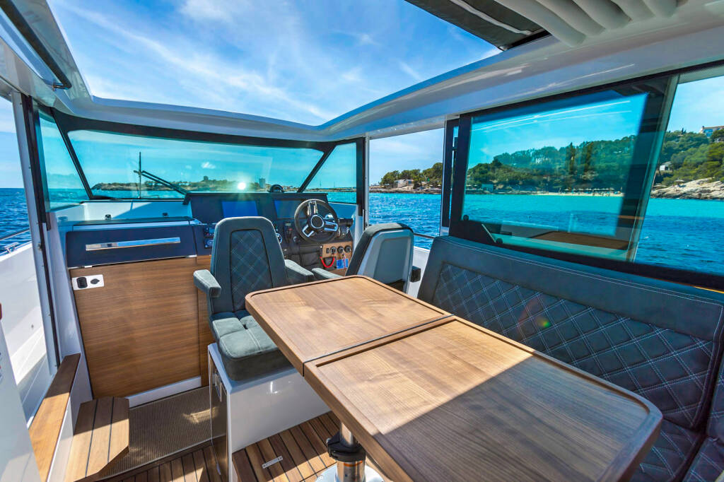 Axopar 37 XC Cross Cabin  TRAVERSO