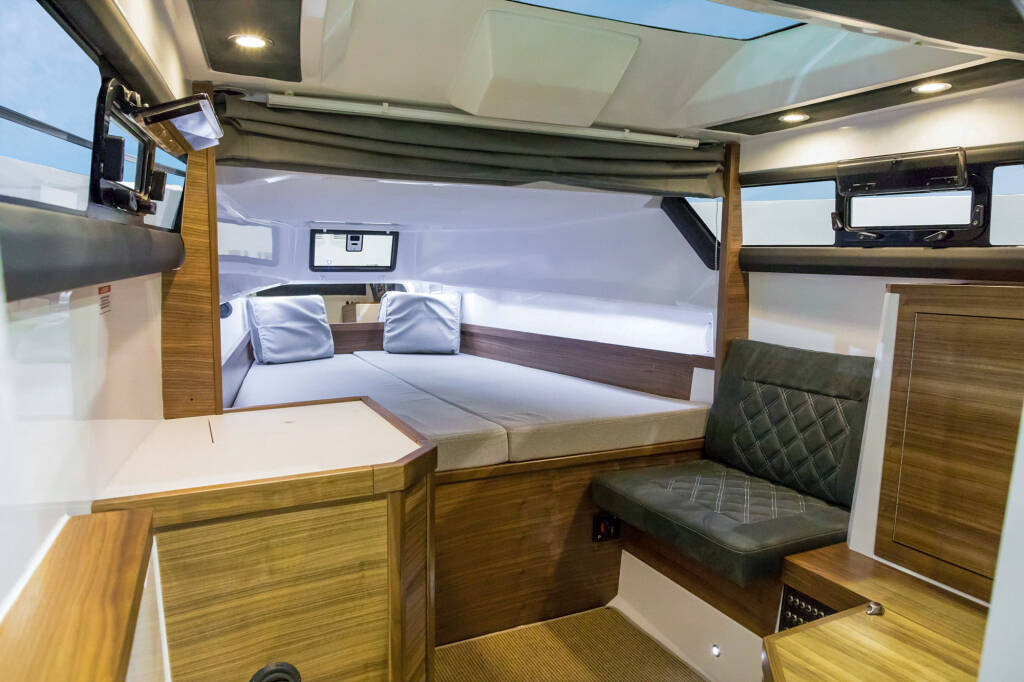 Axopar 37 XC Cross Cabin  TRAVERSO