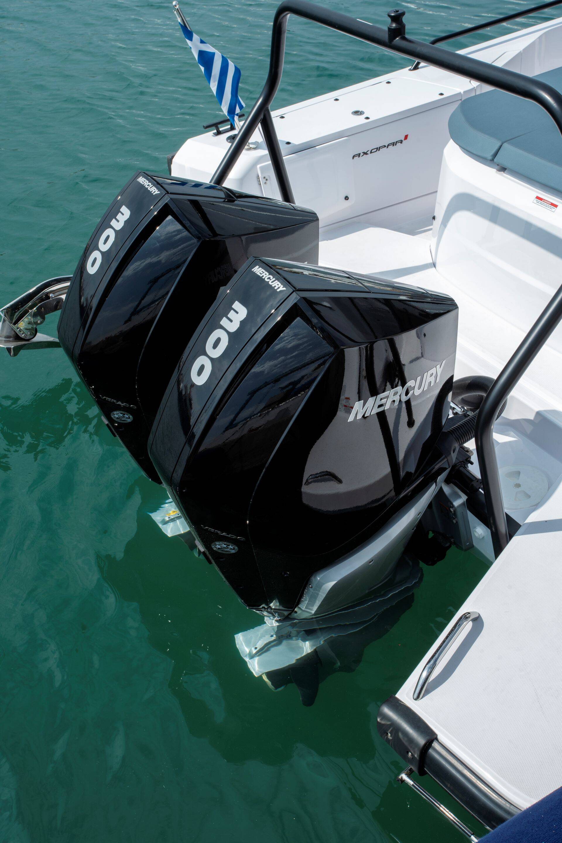 Axopar 37 Sun Top  PARALOS