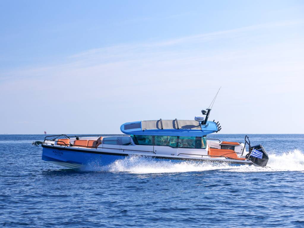 Axopar 37 XC Cross Cabin  • KAIZEN