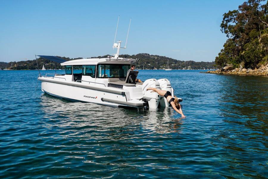 Axopar 37 XC Cross Cabin 
